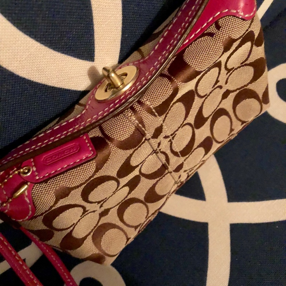 💗COACH WRISTLET 💗-signature C design